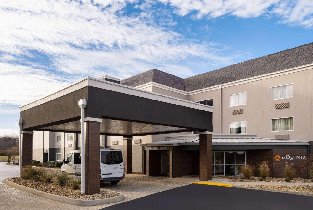 La Quinta Inn & Suites by Wyndham Knoxville Airport Main image